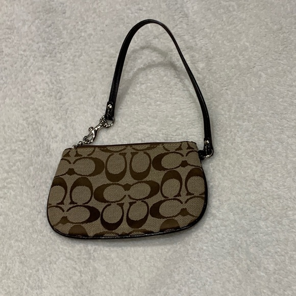 Coach wristlet - Picture 2 of 4